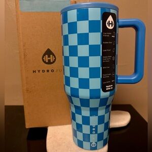 NWT - 32oz Hydrojug Blue Checkered